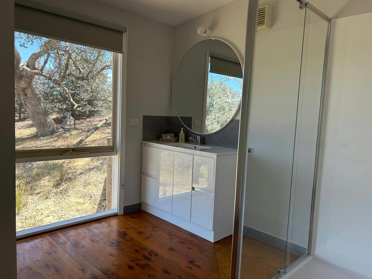 Correa Deluxe Cottage bathroom