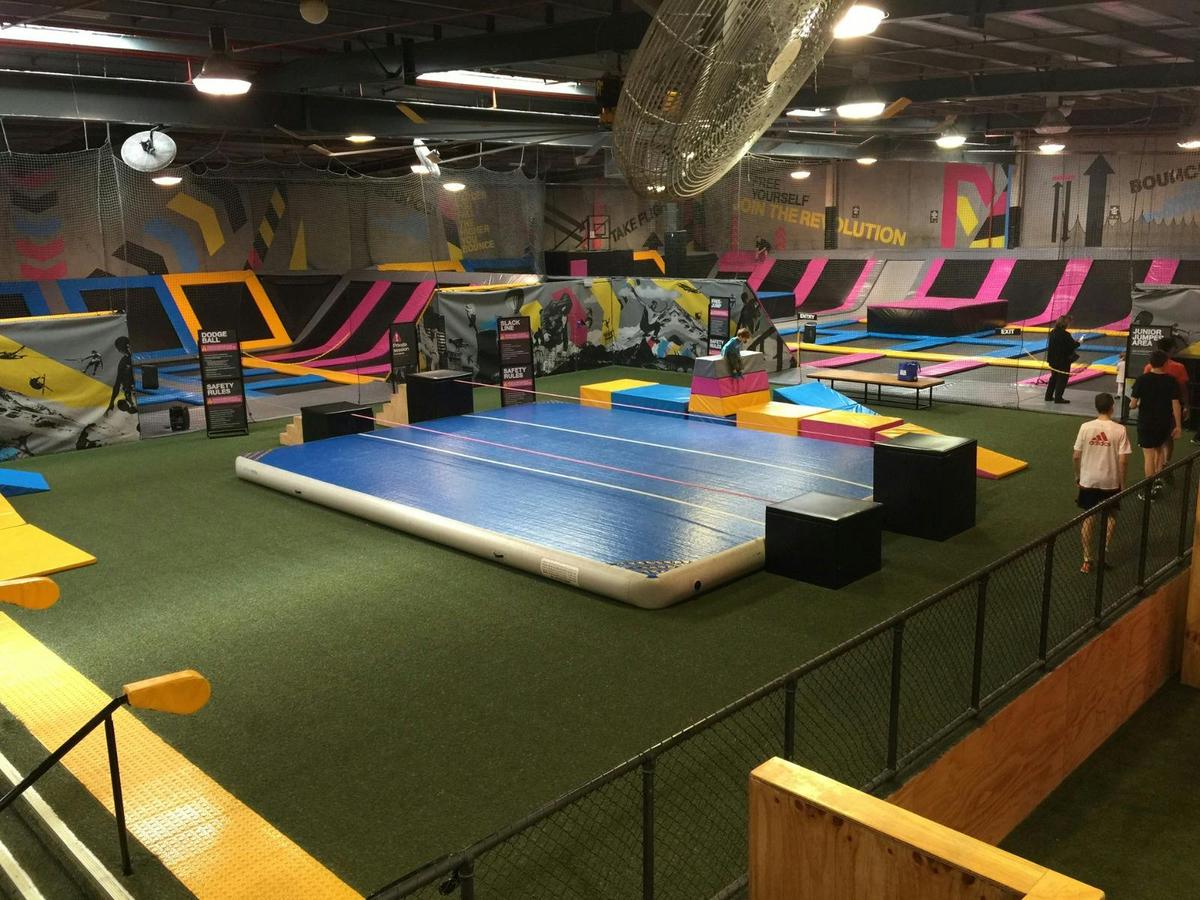 BOUNCE
