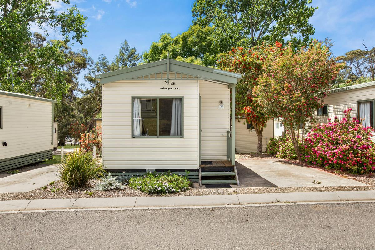 Exterior of the Superior Queen Cabin