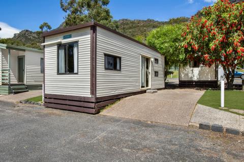 Exterior of the Budget Park Cabin