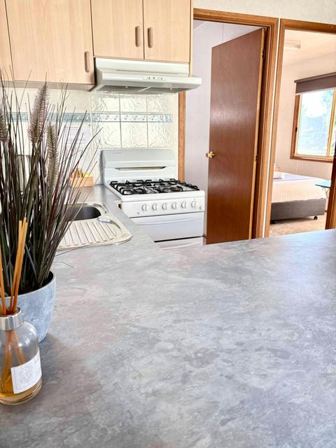 Deluxe Cabins - Sleeps 6
