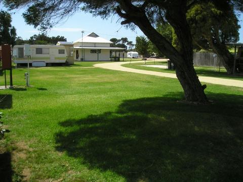 Powered Sites  Long Jetty Foreshore Caravan Park