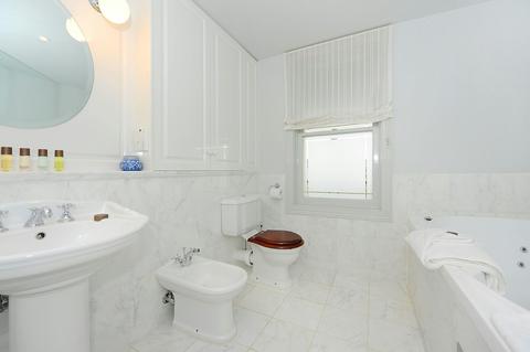 Yarra Suite - Bathroom