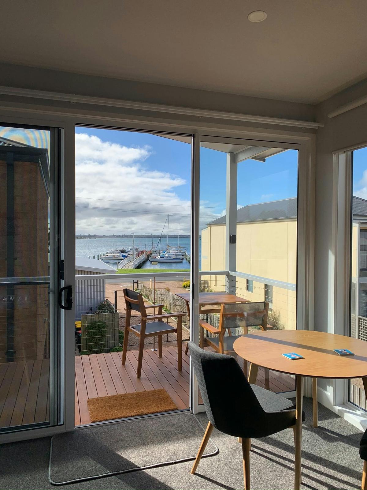 Studio 3 balcony room