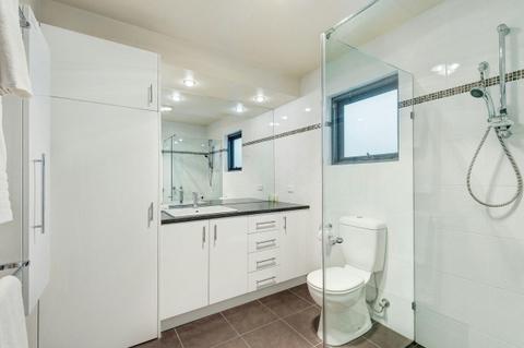 1 Bedroom Margriet Bathroom