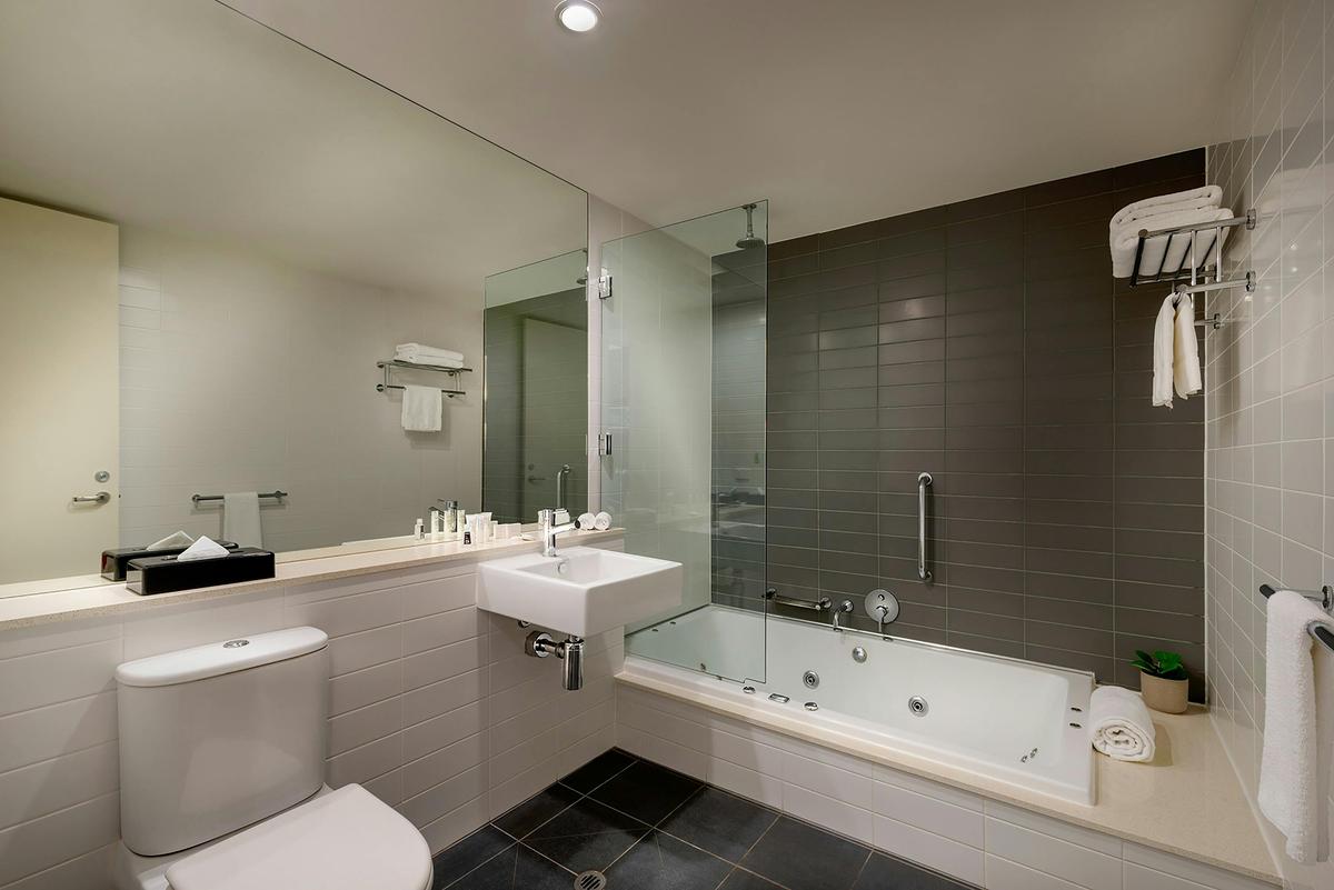 Premier Spa Room Bathroom