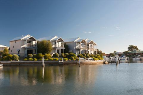 Captains Cove Waterfront Apartments Paynesville