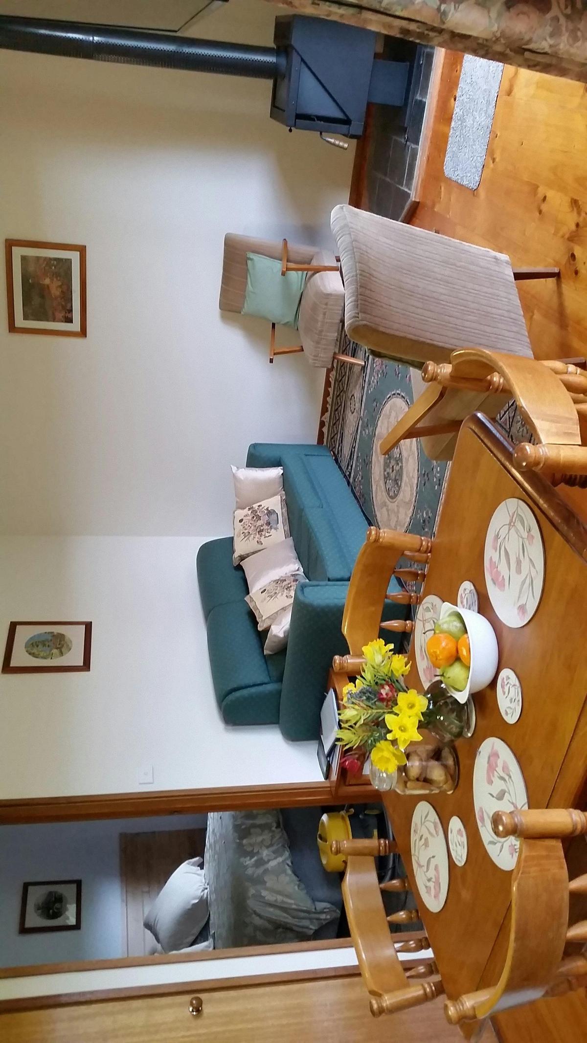 Home made biscuits, flowers and complementary fruit bowl welcome you.