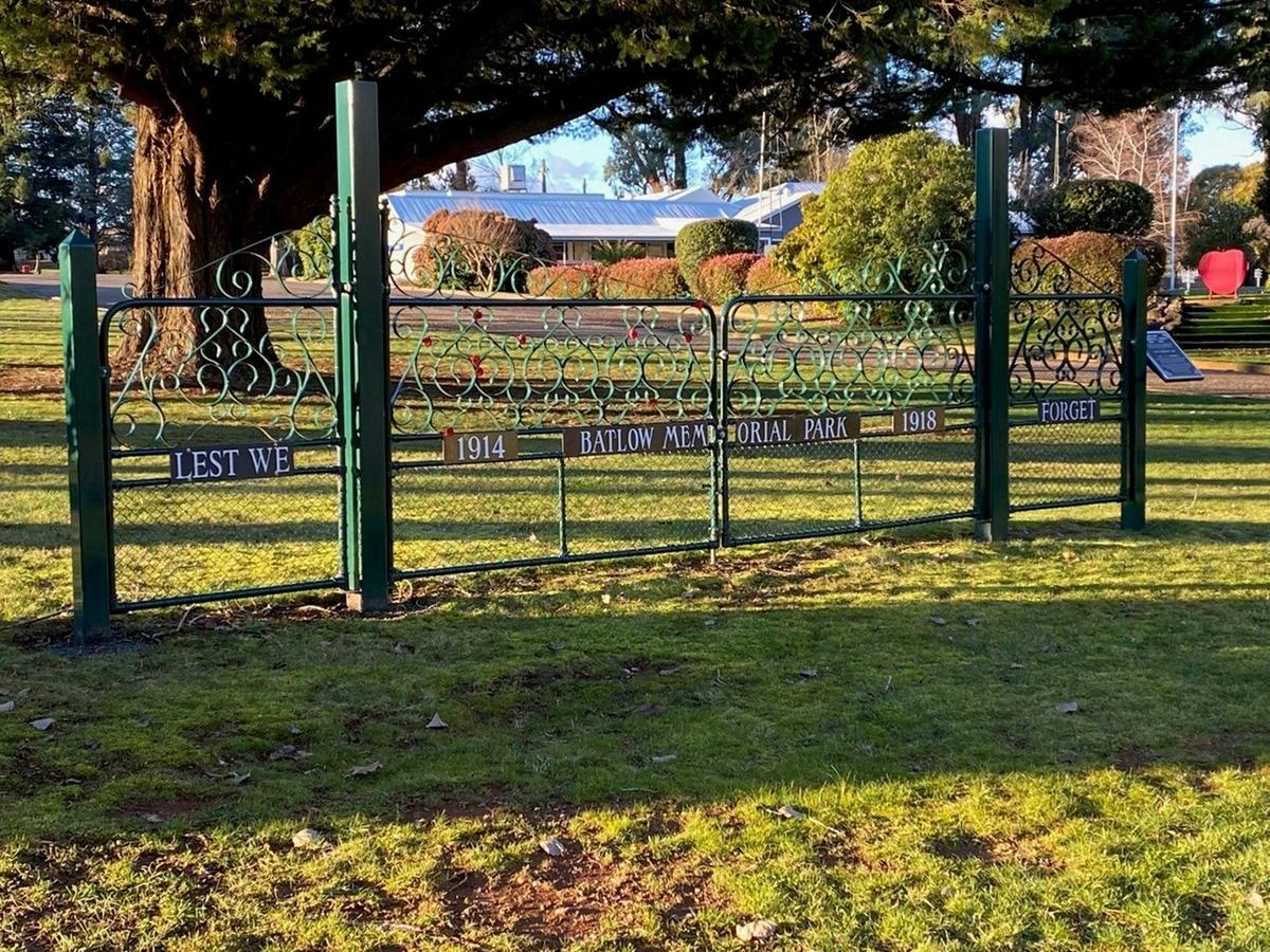 Chauvels Light Horse Trail Stop 8  - Corryong Mural (part 1)