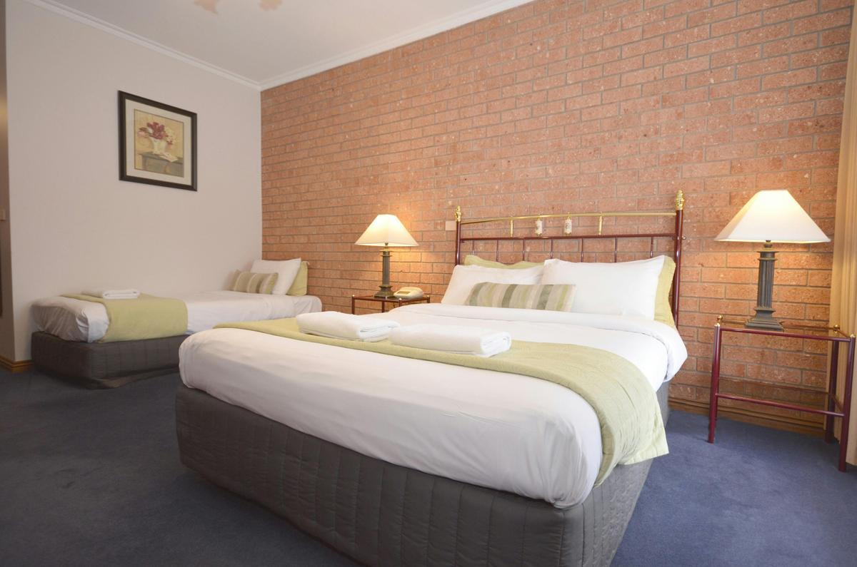 Executive Queen Twin Room