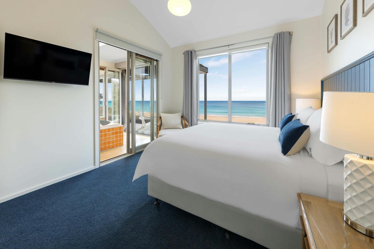 Beachfront Villa 2 Main Bedroom