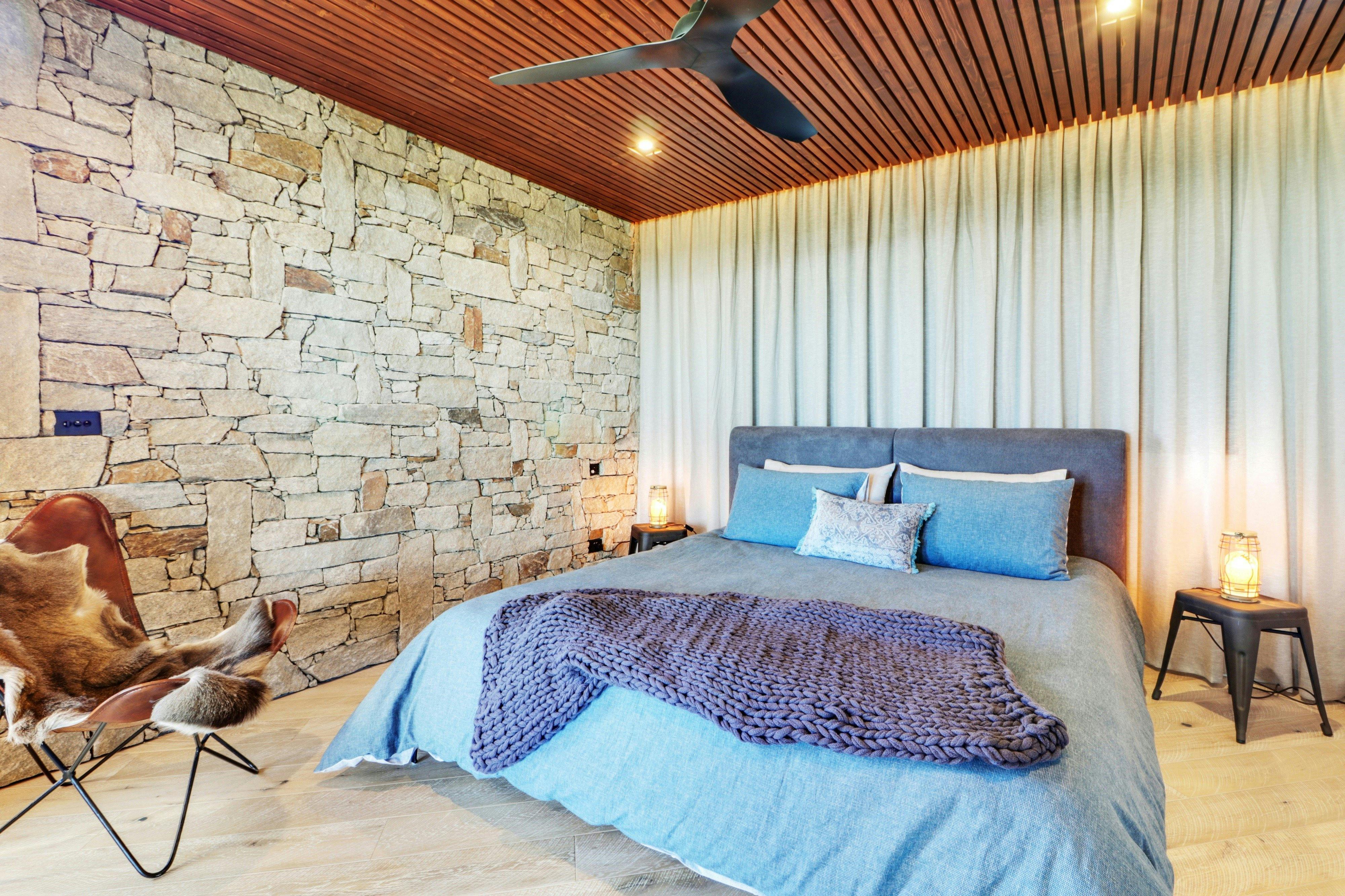 King Bedroom @ BullerRoo