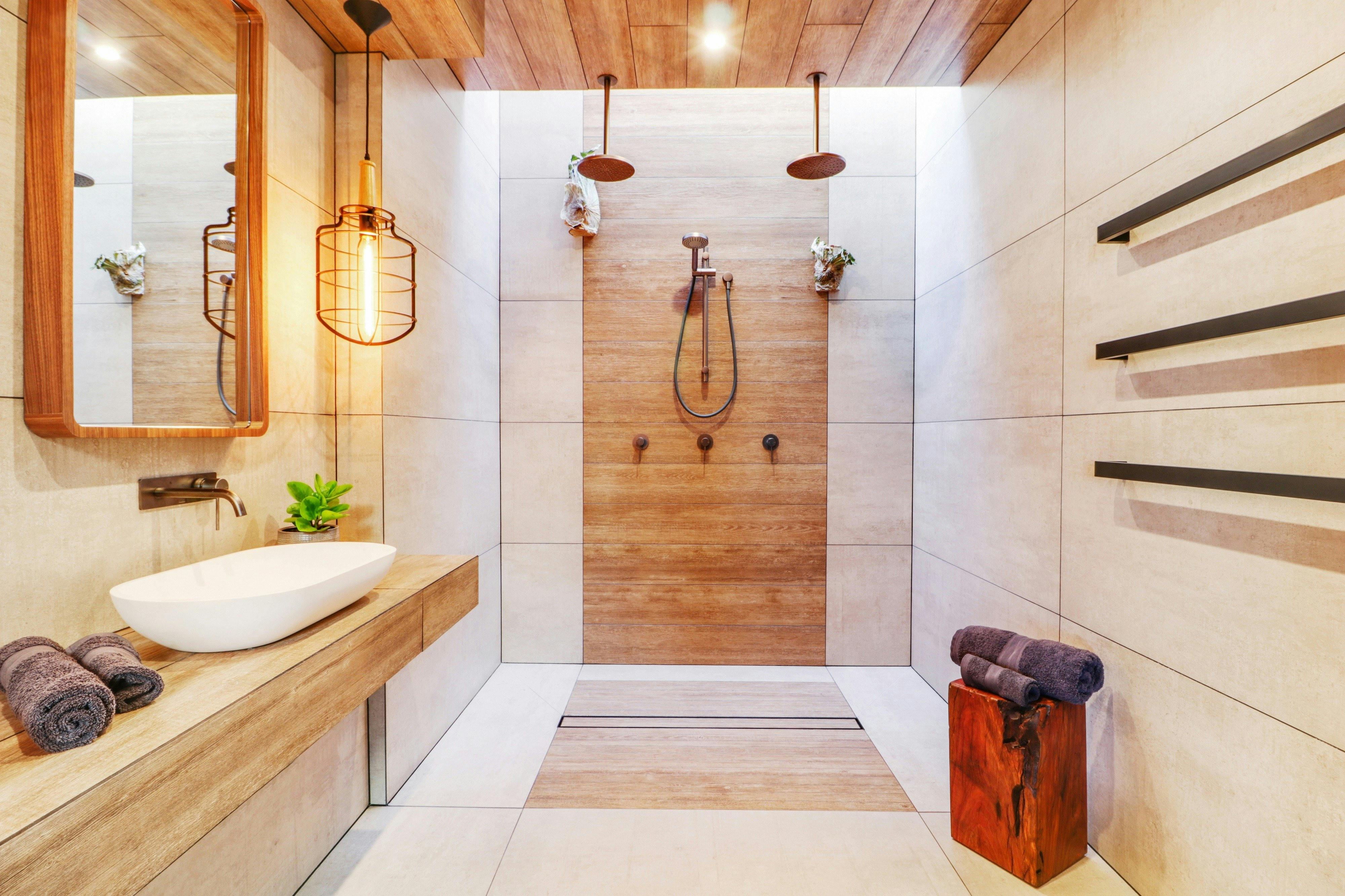 Spacious bathroom @ BullerRoo