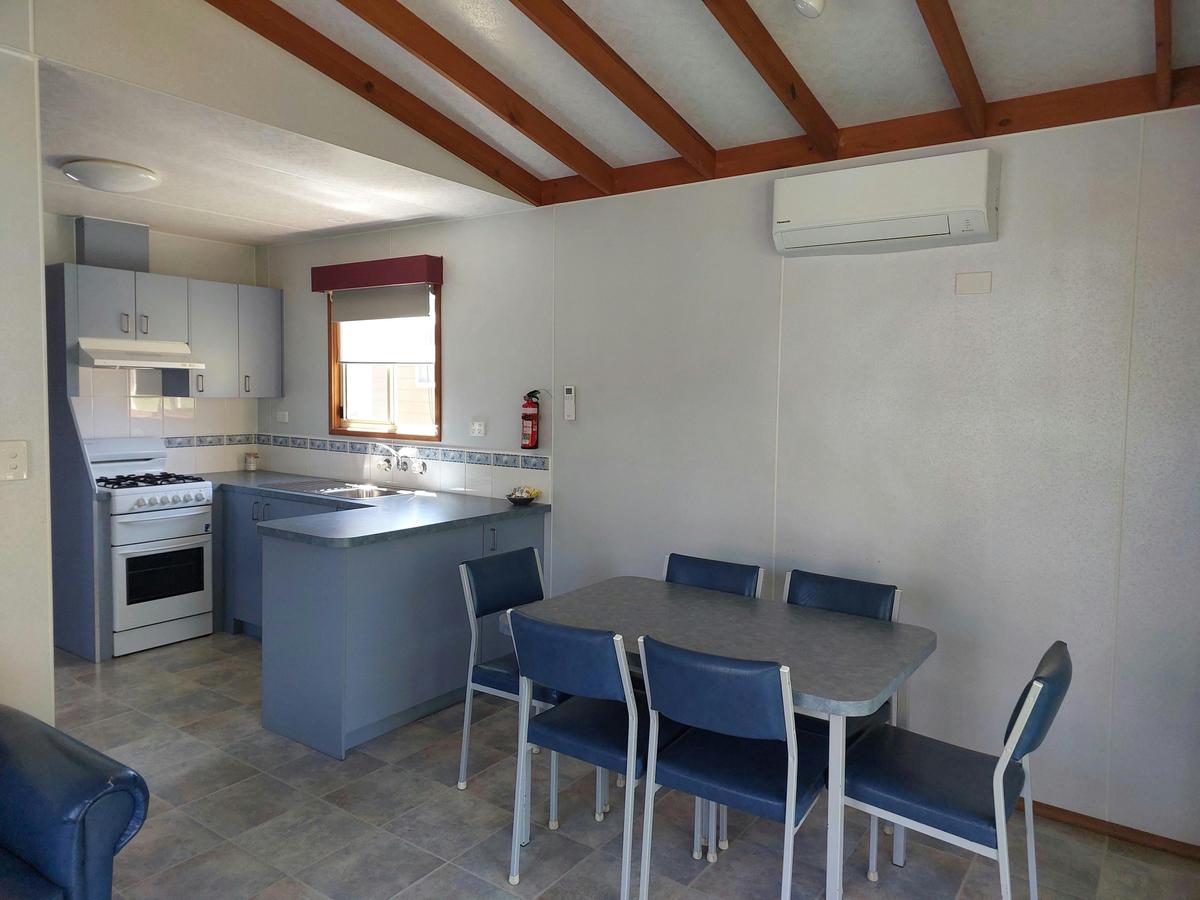 Deluxe Cabin Kitchen