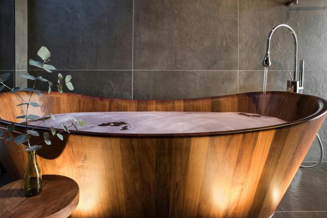 Tasmanian blackwood bath