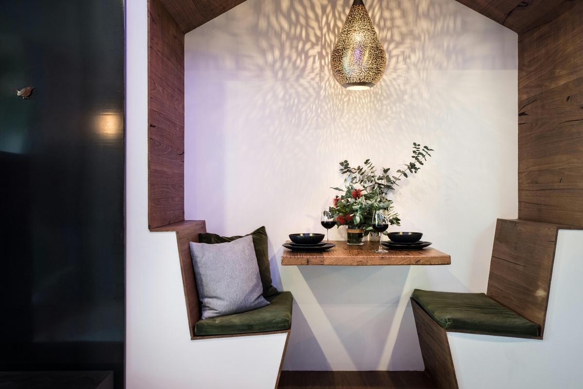 Private and romantic American diner