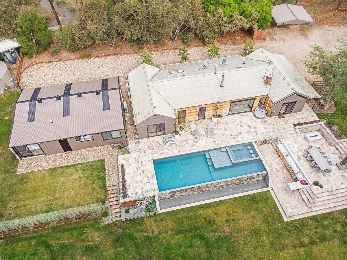Corlara Macedon Ranges Country Retreat by Relax Holiday Rentals