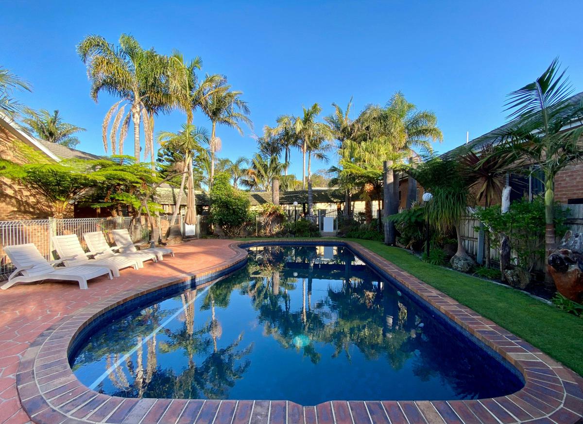 Pool surrounds