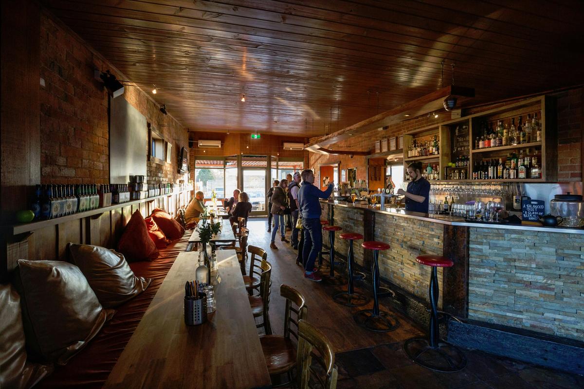 bar side