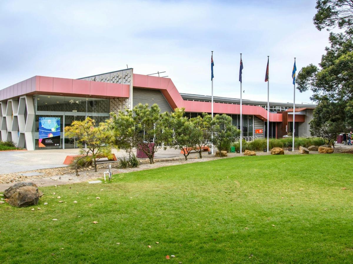 Caroline Springs Library and Learning Hub