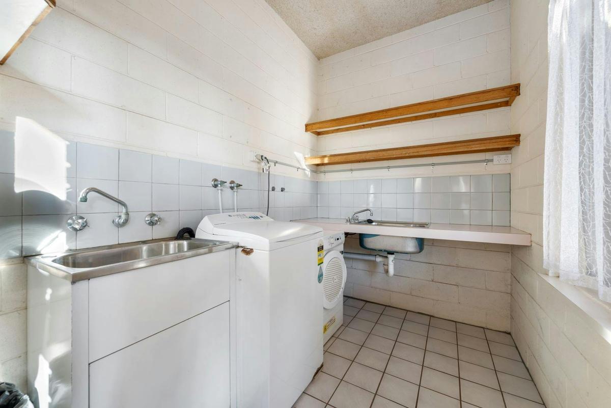 GUEST LAUNDRY