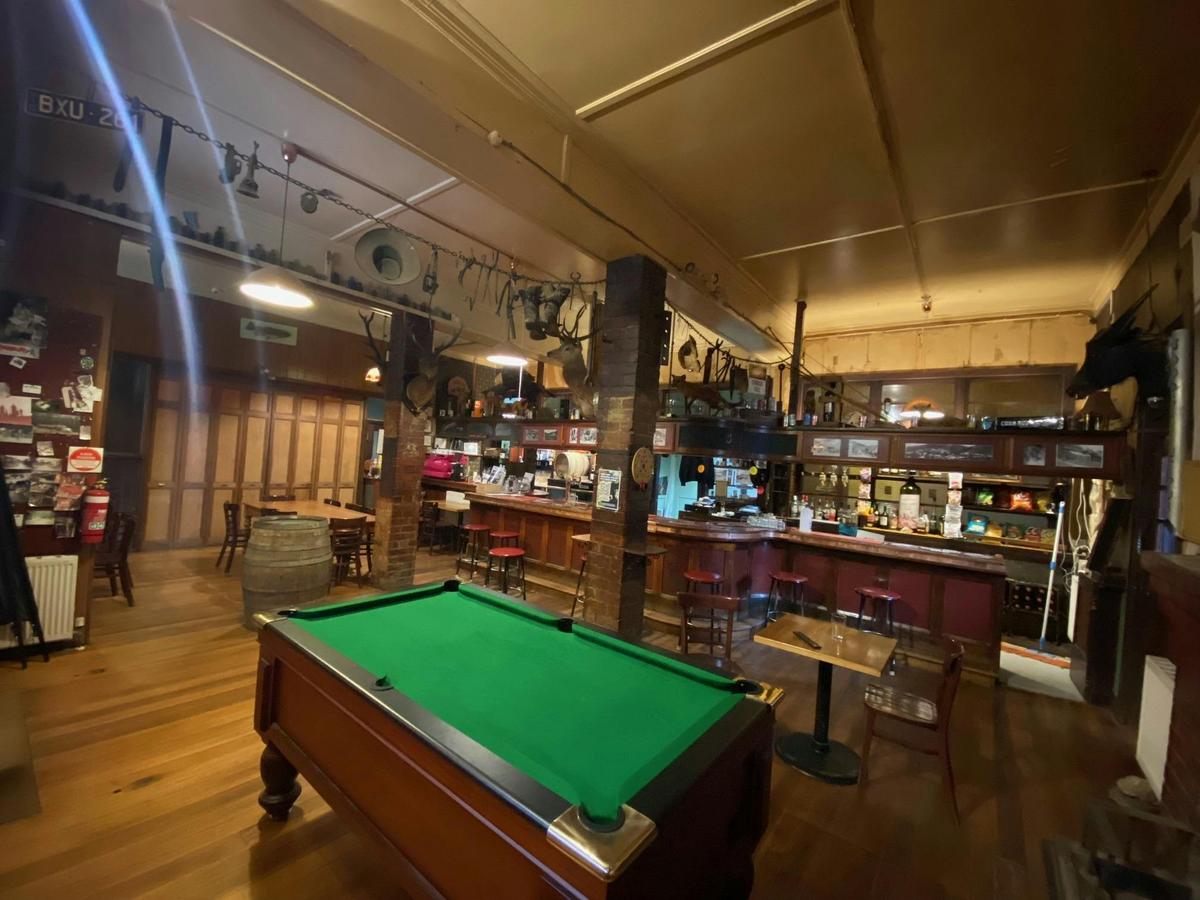 Bar