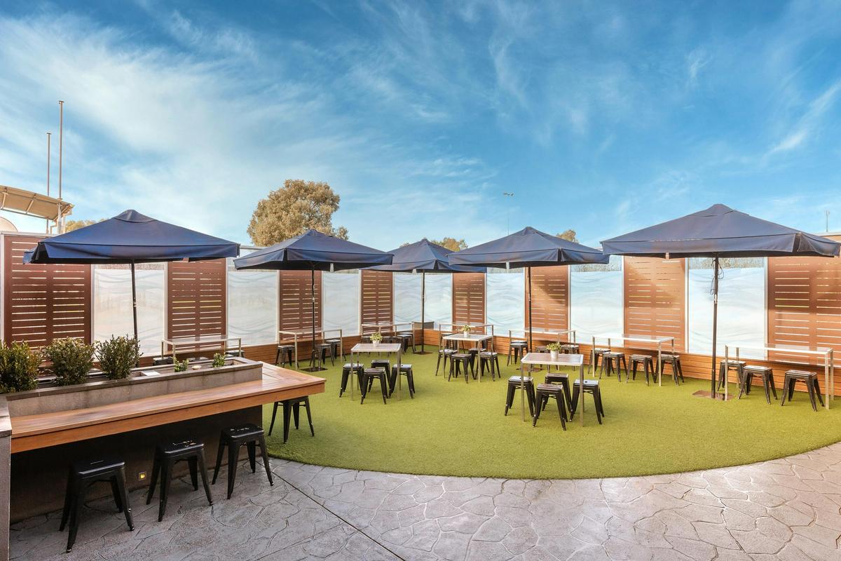 Sports Bar - Beer Garden