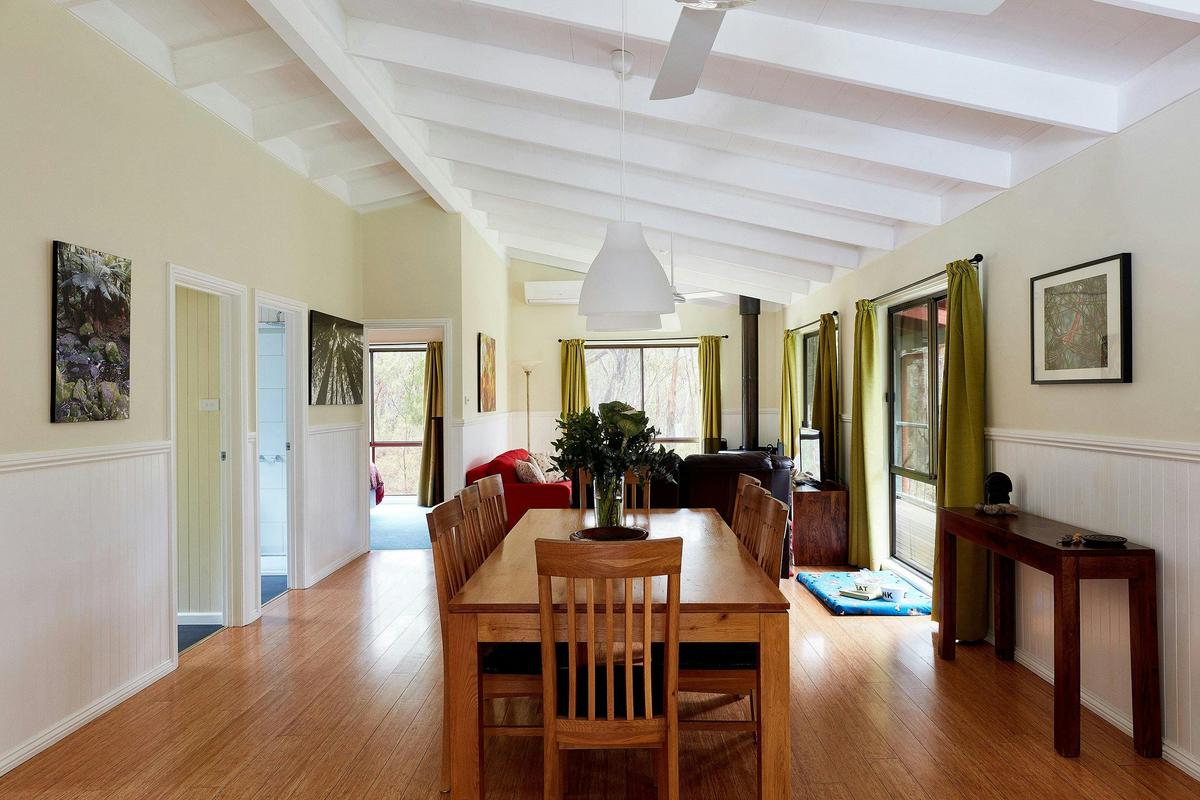 Canopy lounge/dining