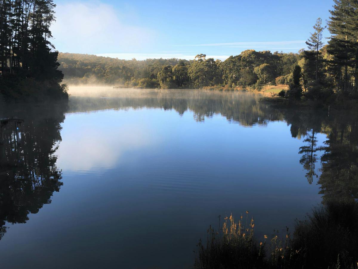 St Georges Lake inside the Creswick Regional Park