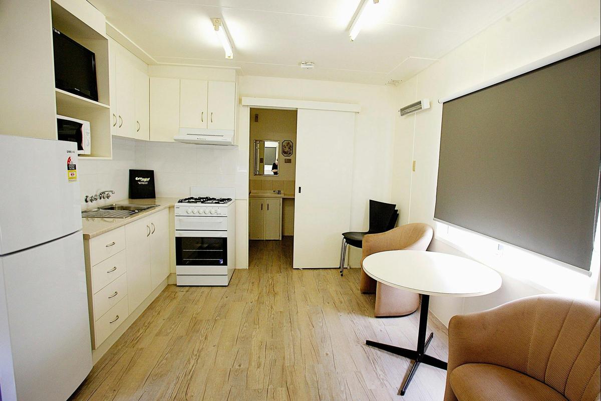 Discovery Parks - Echuca - Economy Ensuite Cabin