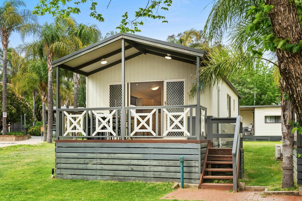 Superior 2 bedroom Lakeview Cabin