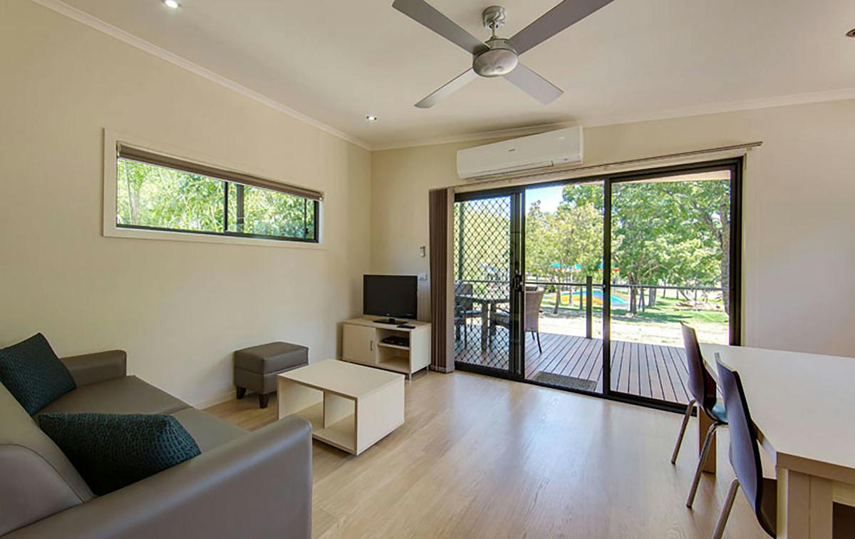 Deluxe Cabin - Sleeps 4