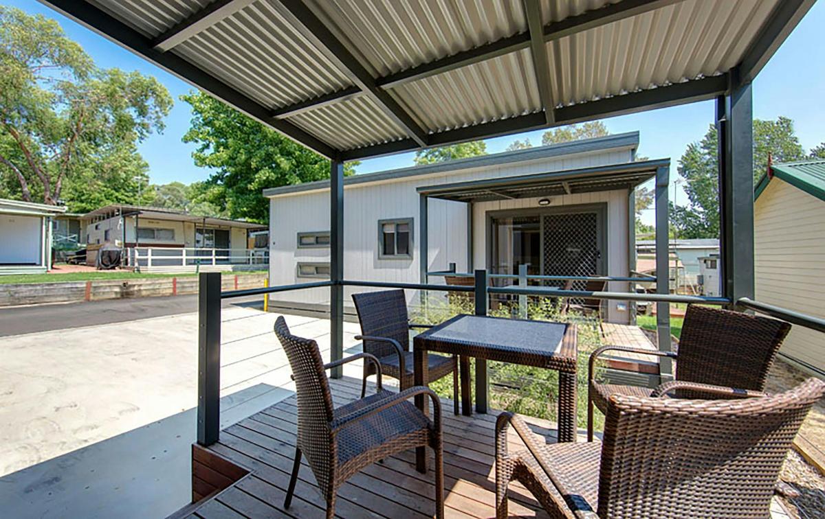 Deluxe 2 Bedroom Cabin - Sleeps 6