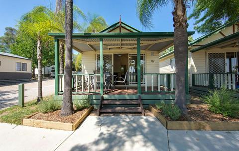 Deluxe Spa Cabin - Sleeps 4