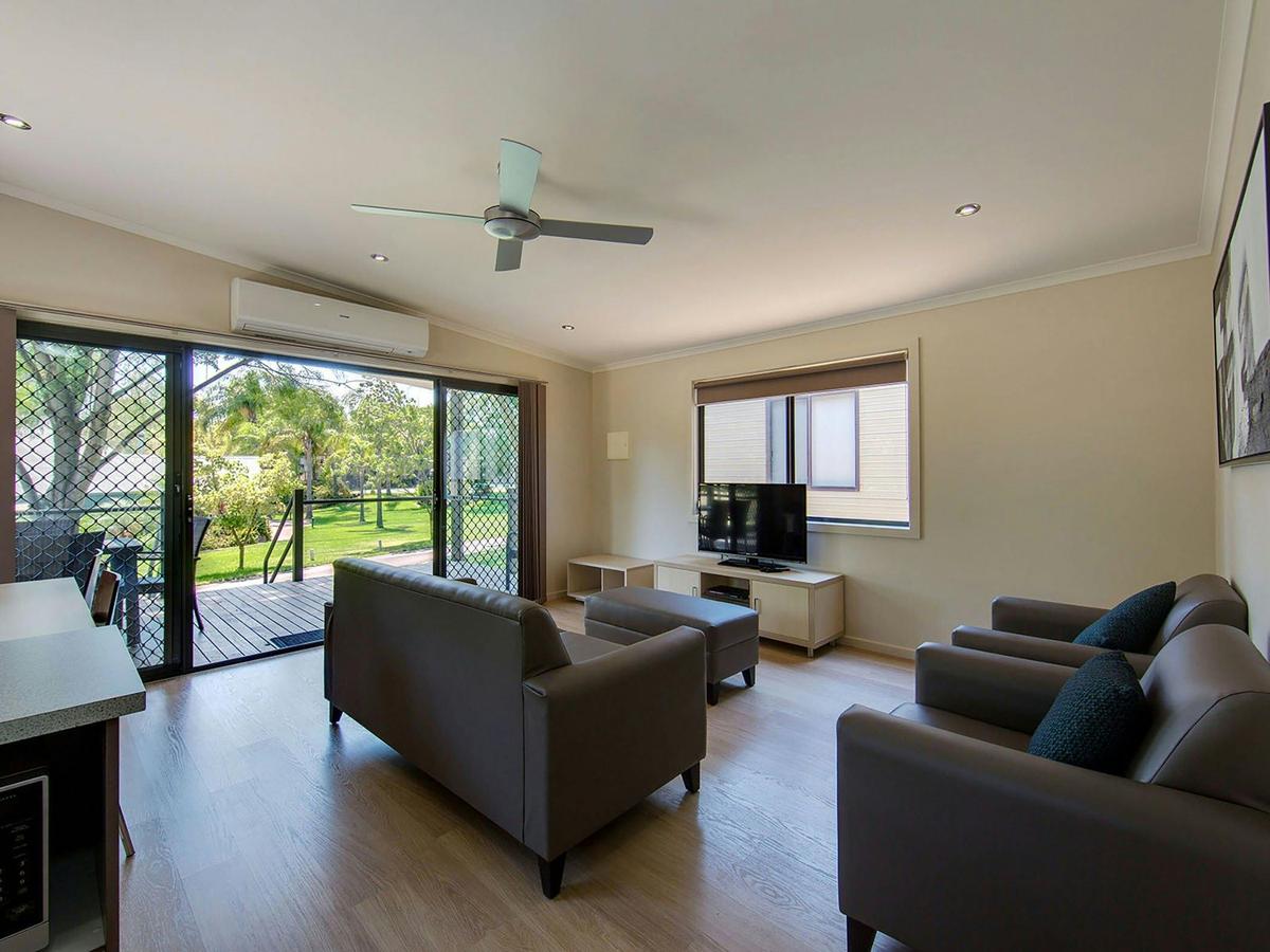 Deluxe 3 Bedroom Cabin - Sleeps 8