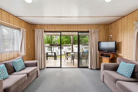 Standard 2 Bedroom Cabin - Sleeps 6