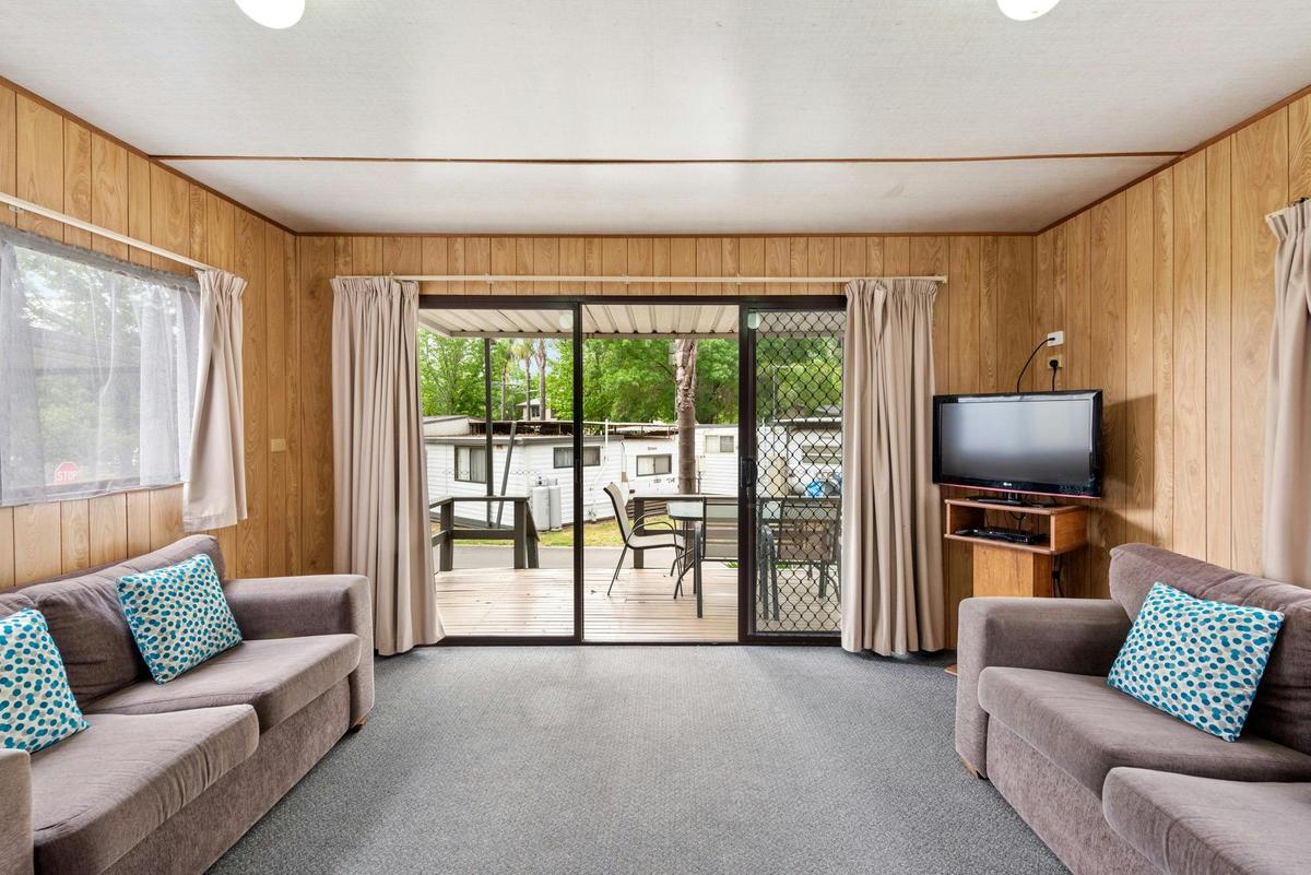 Standard 2 Bedroom Cabin - Sleeps 6
