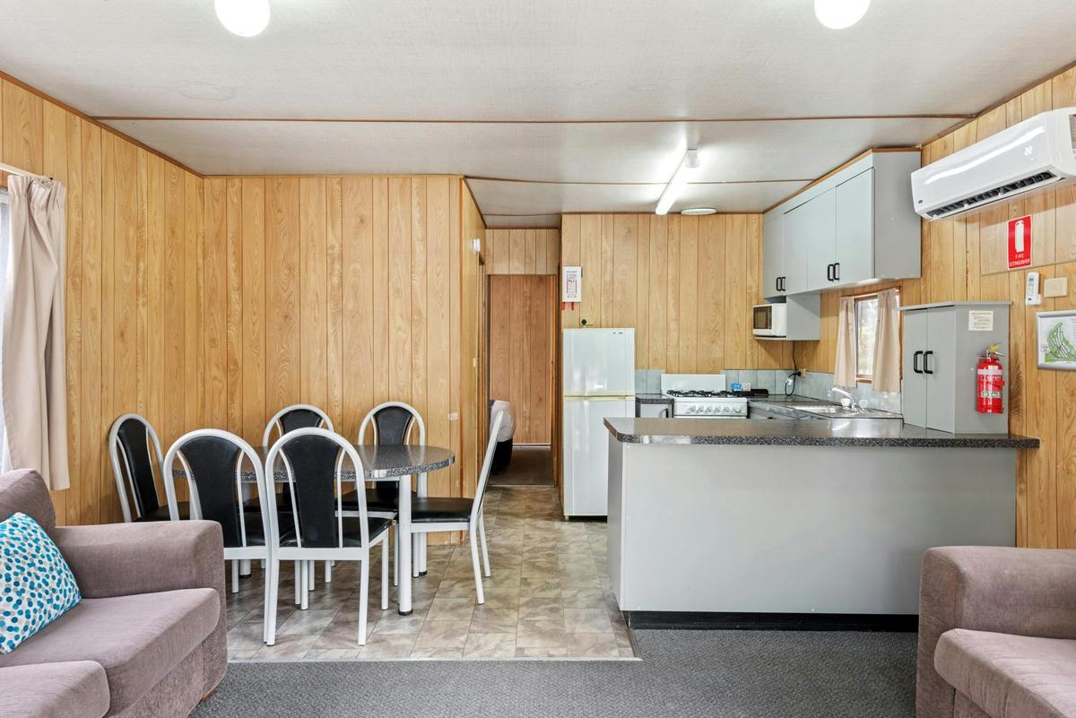 Standard 2 Bedroom Cabin - Sleeps 6
