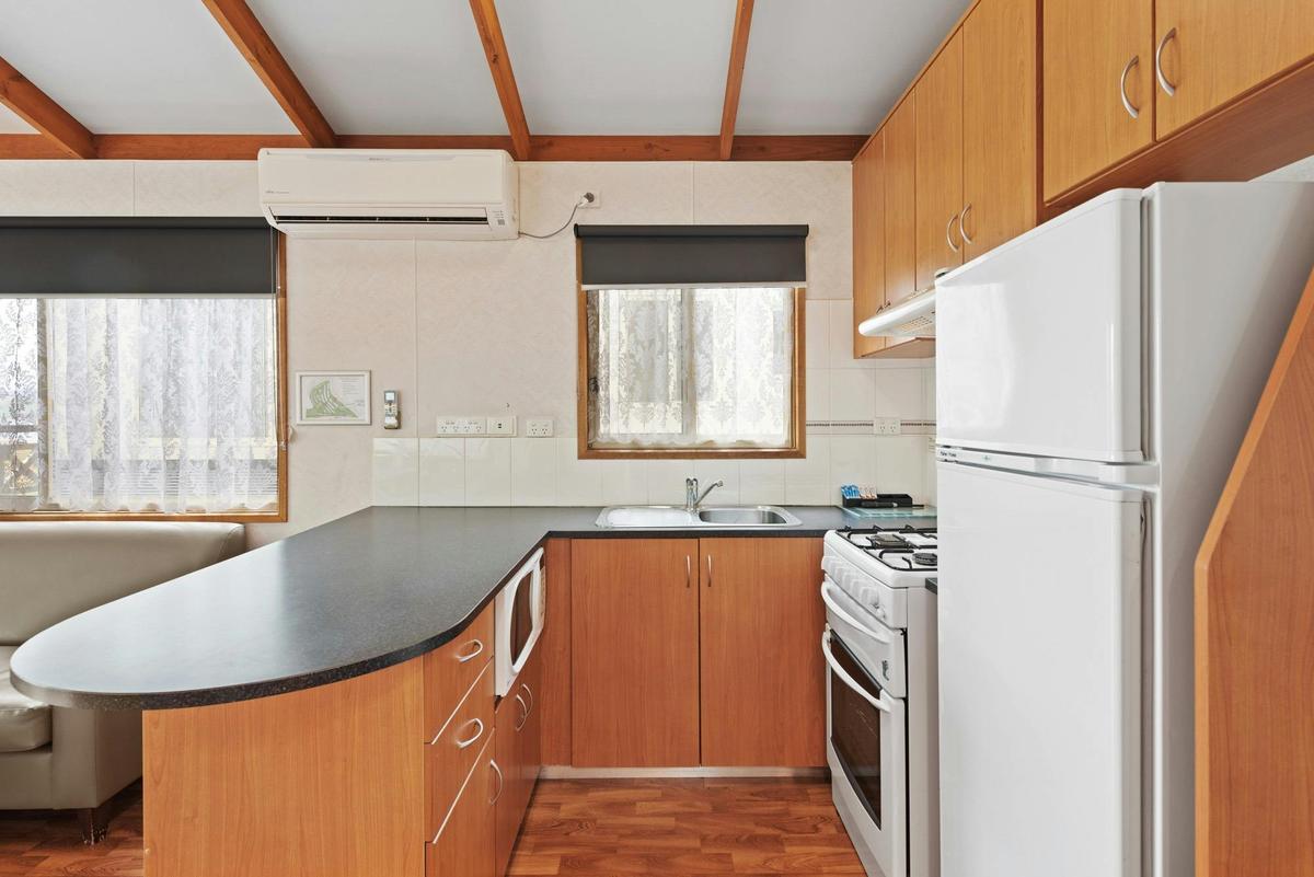 Superior 2 Bedroom Cabin - Sleeps 5