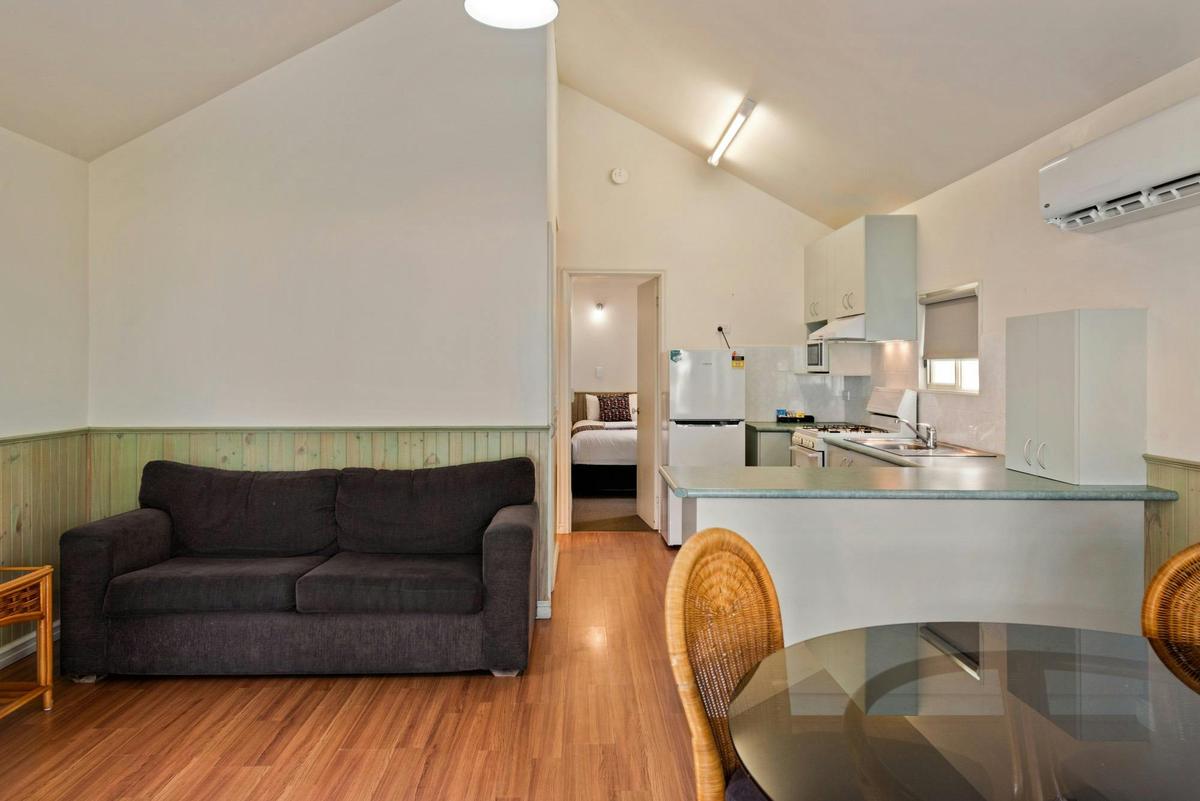 Deluxe Spa Cabin - Sleeps 4