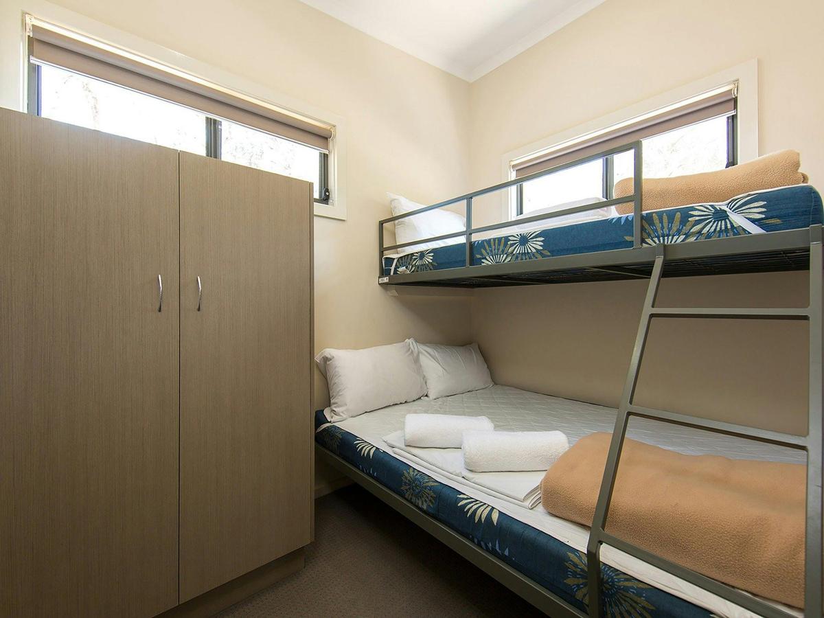 Deluxe 3 Bedroom Cabin - Sleeps 8