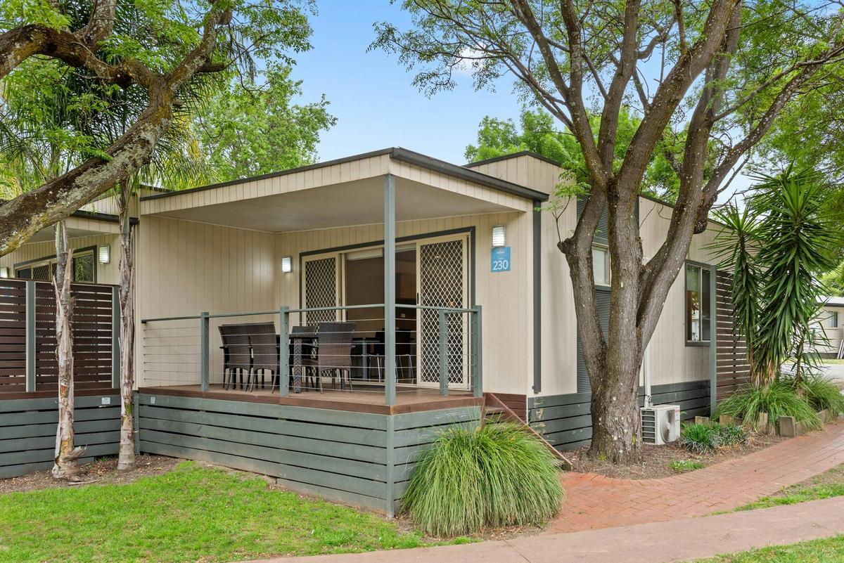 Deluxe 3 Bedroom Duplex Cabin
