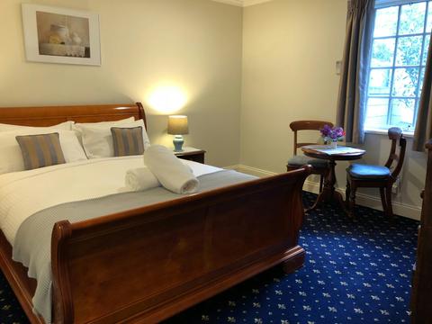 QUEEN BEDROOM 5 RATTY'S RIVERHOUSE