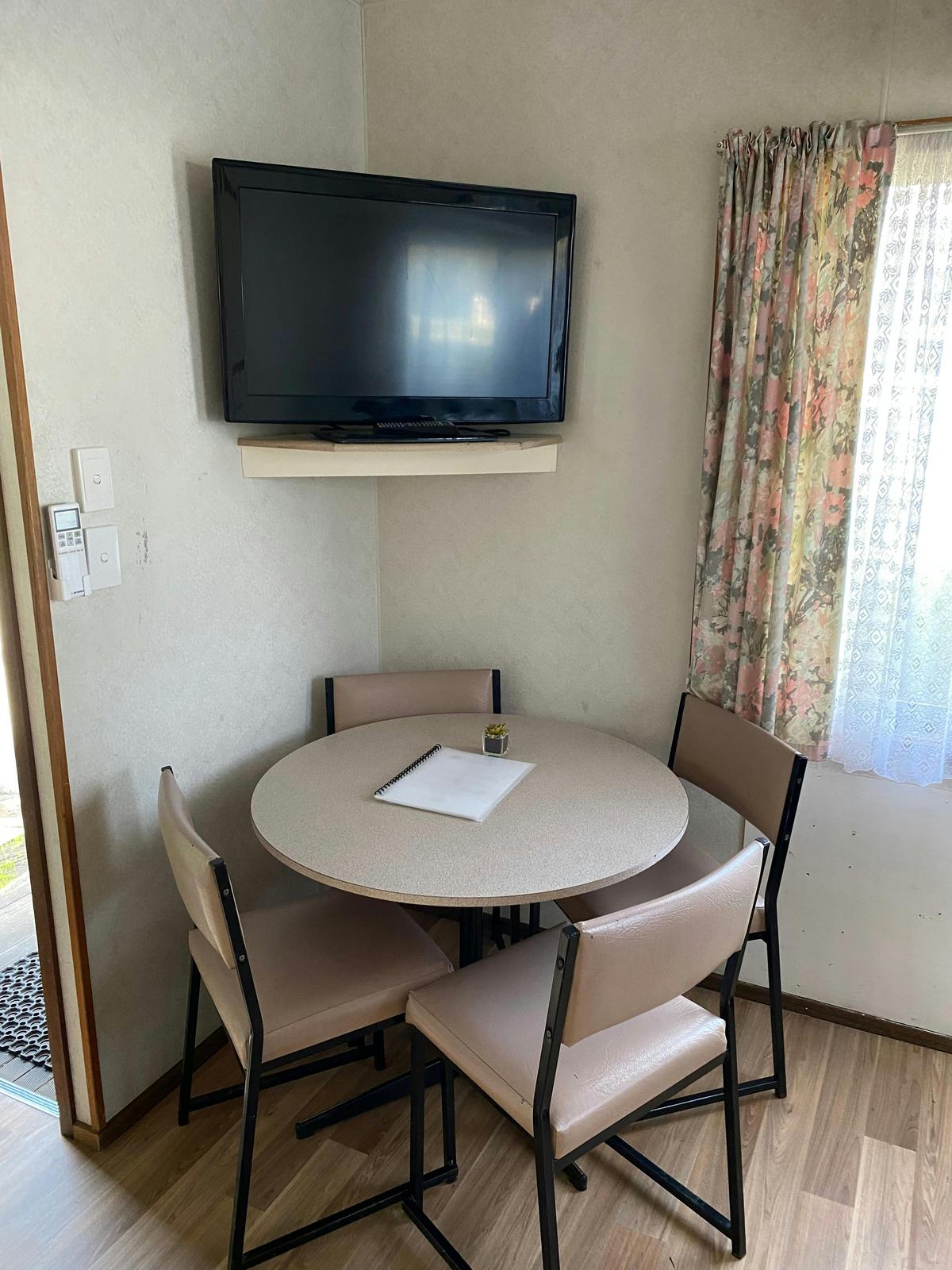 Creswick Holiday Park Two Bedroom Cabin