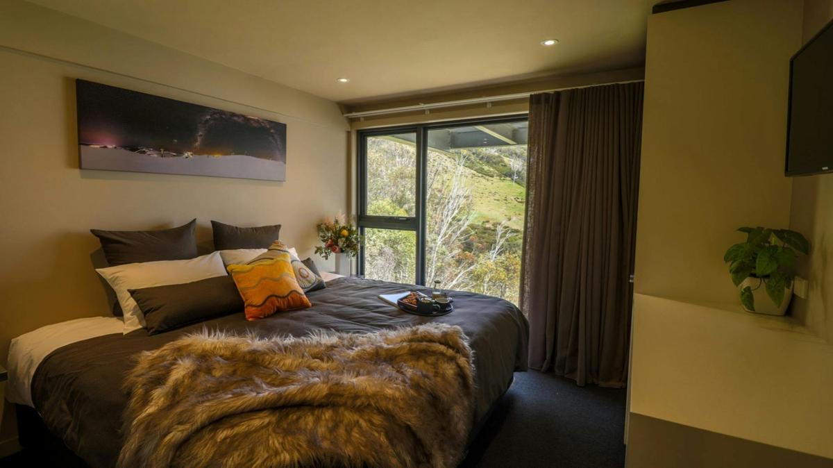 International Room - Two Share