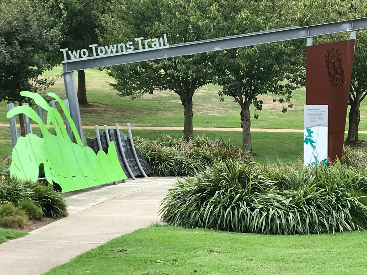 Starting point of the walk: beginning of the Two Towns Trail