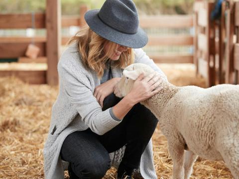 Creswick Woollen Mills - A Very Fine Yarn