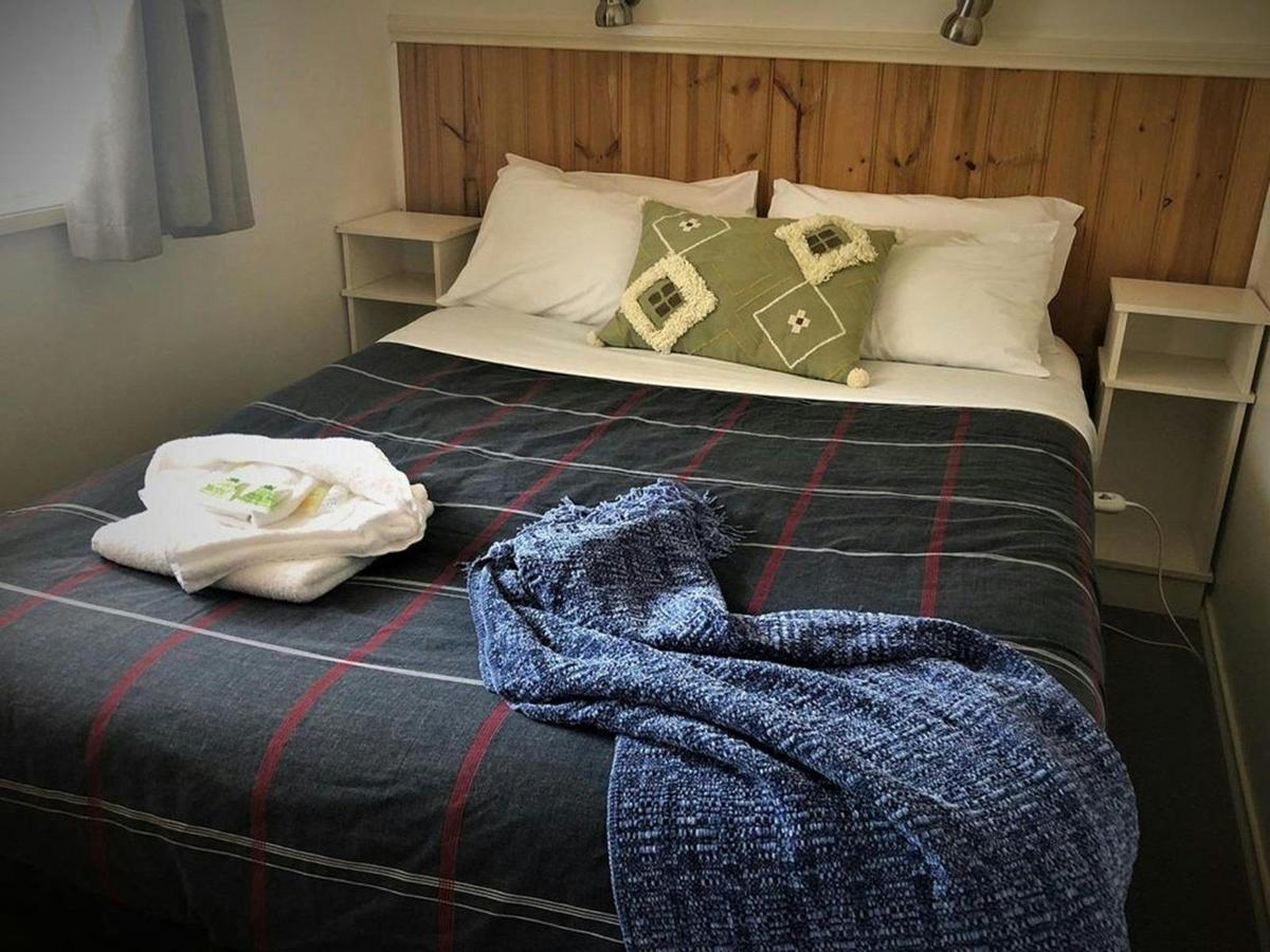 Standard Two Bedroom Cabin - Sleeps Four