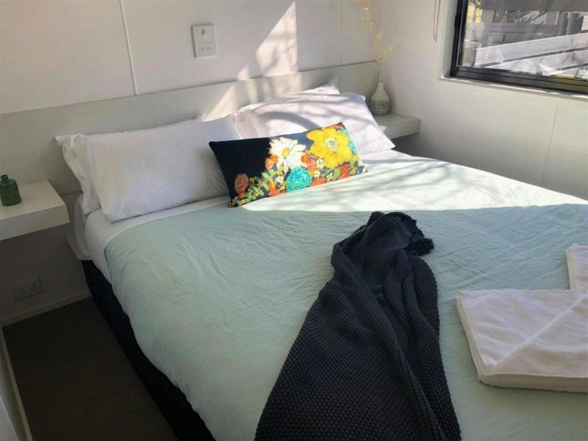 Deluxe Two Bedroom Cabin - Sleeps Five