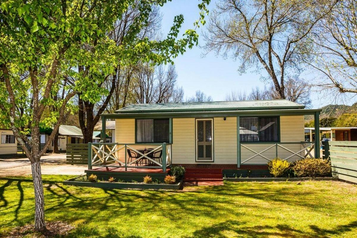 Standard Two Bedroom Cabin - Sleeps Four - Pet Friendly